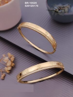 BR-10520 Anti Tarnish Impoted Gold Plated  Bracelet